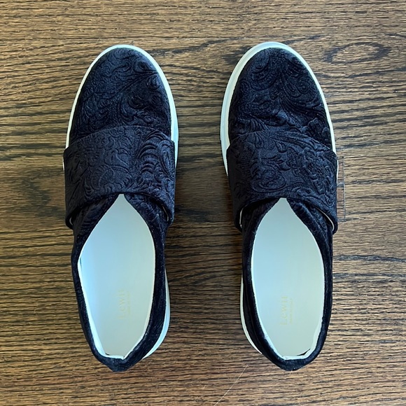 Lewit Arlo Embossed Black Velvet Slip On Platform Sneaker. Size 39. With Box. - Picture 3 of 9